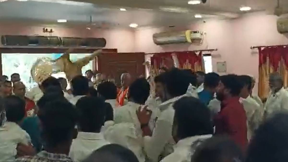 Fight happened at ramanathapuram bjp executives meeting 