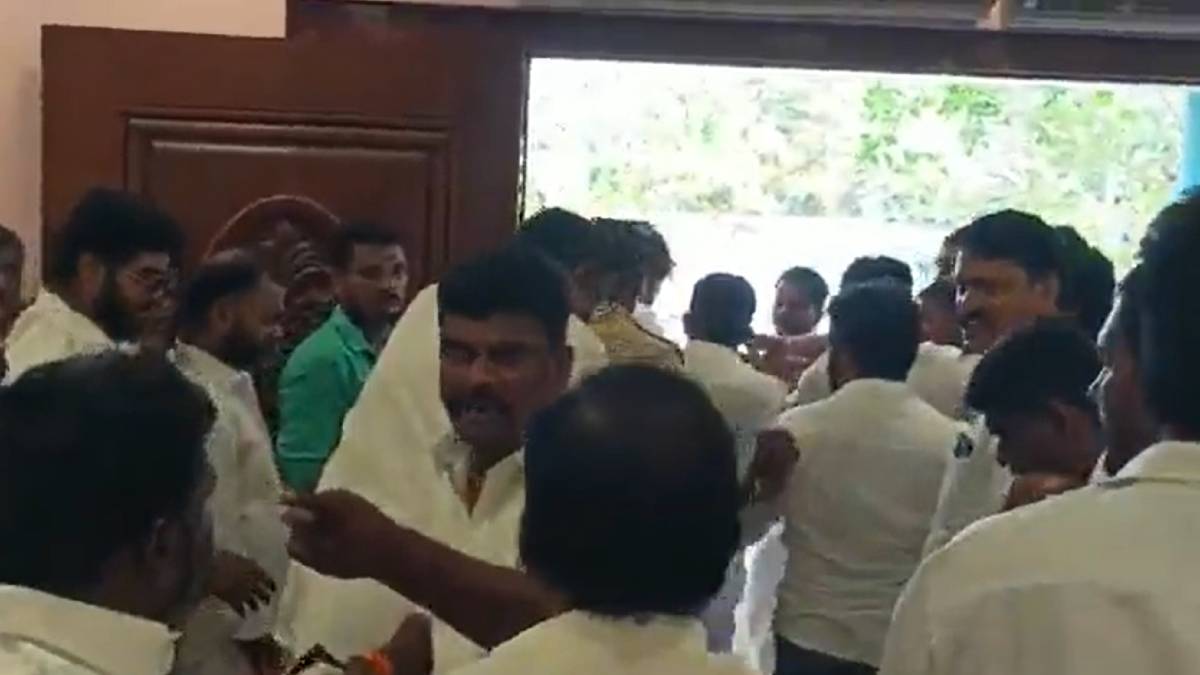 Fight happened at ramanathapuram bjp executives meeting 