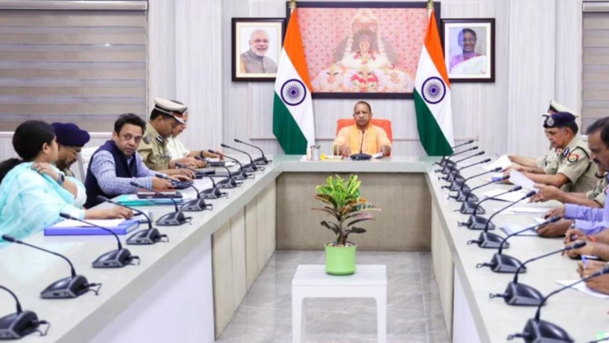 Yogi Adityanath New Plan to Reduce Cyber Crime in Uttar Pradesh Yogi Adityanath New Plan to Reduce Cyber Crime in Uttar Pradesh