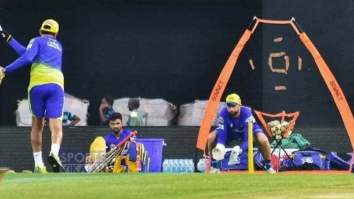 Why is Devon Conway practicing wicket keeping for CSK and What happened to CSK? 