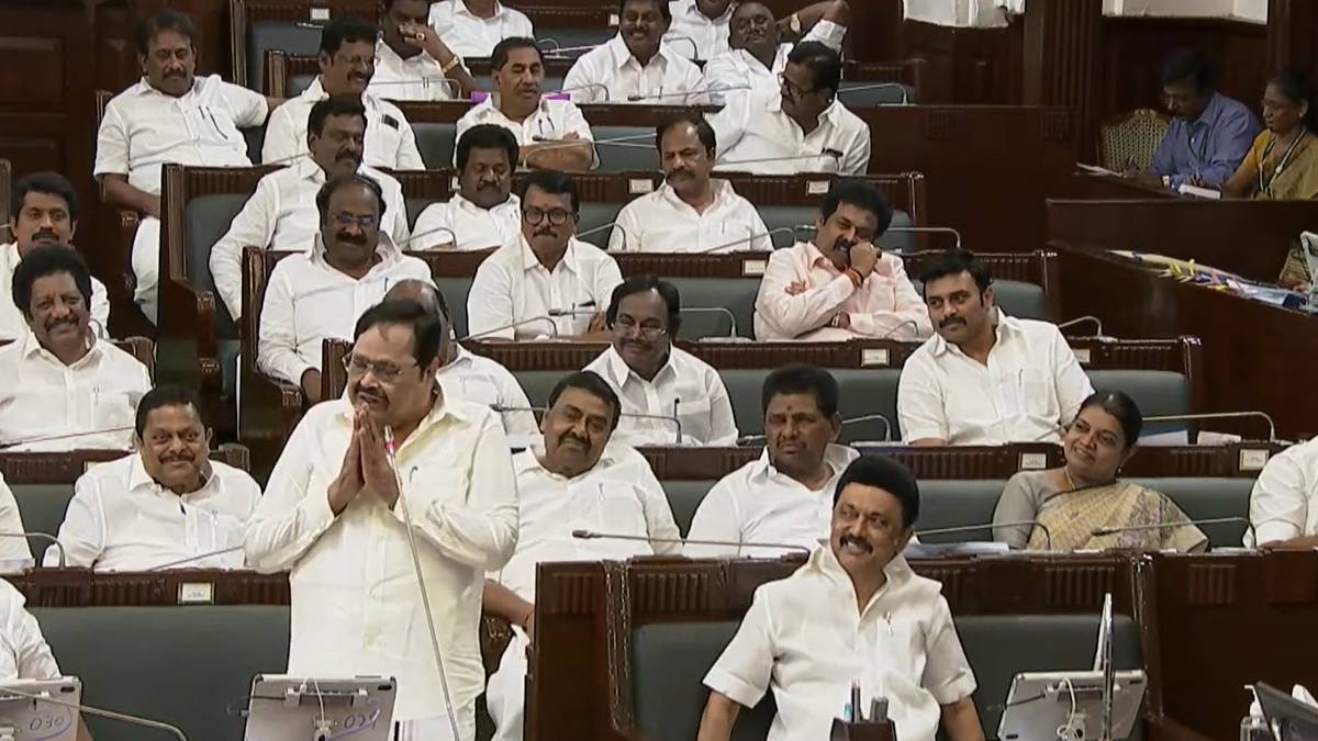 Minister Duraimurugan appealed to mlas not to praise leaders in assembly 