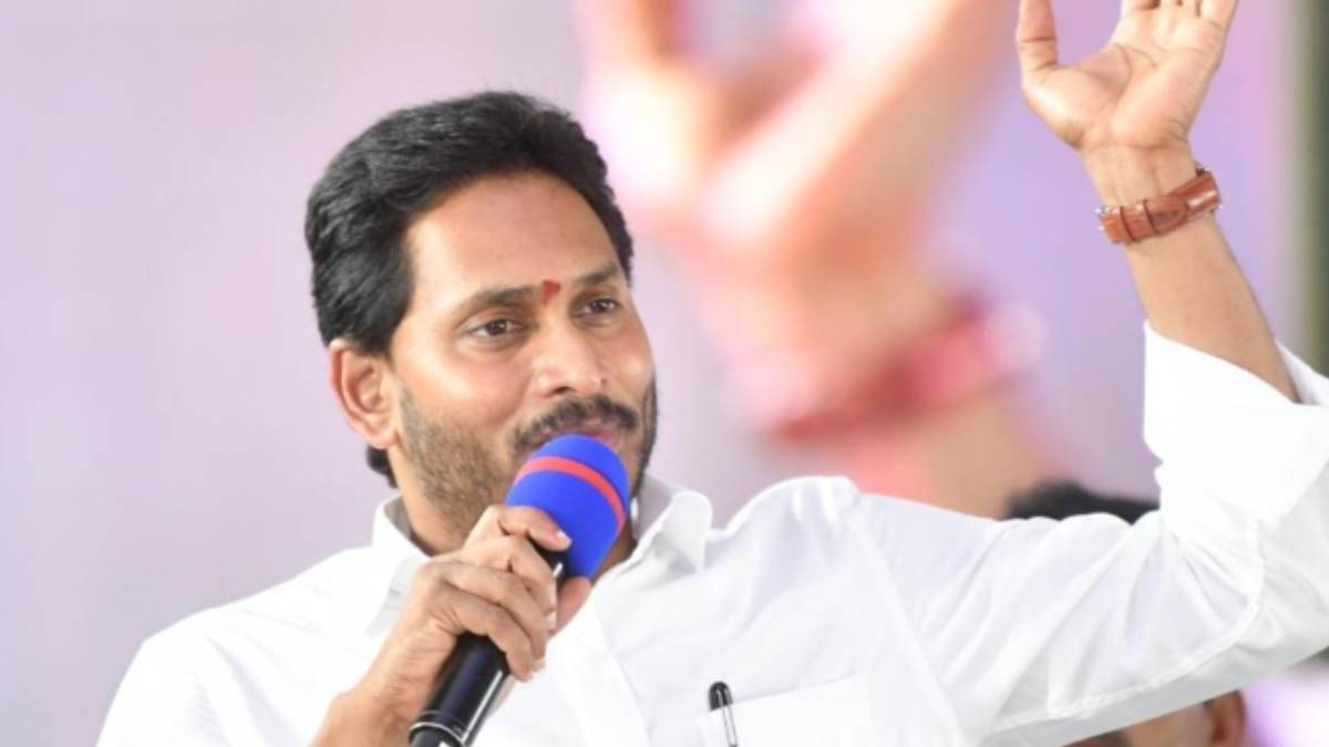 Jaganmohan Reddy announces that Visakhapatnam will become the capital of Andhra from September Jaganmohan Reddy announces that Visakhapatnam will become the capital of Andhra from September