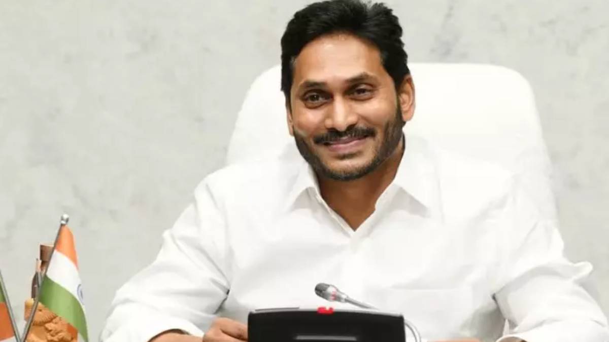 Jaganmohan Reddy announces that Visakhapatnam will become the capital of Andhra from September Jaganmohan Reddy announces that Visakhapatnam will become the capital of Andhra from September