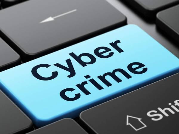 Coimbatore police arrested 7 people for cheating by sending hot pictures of beautiful girls