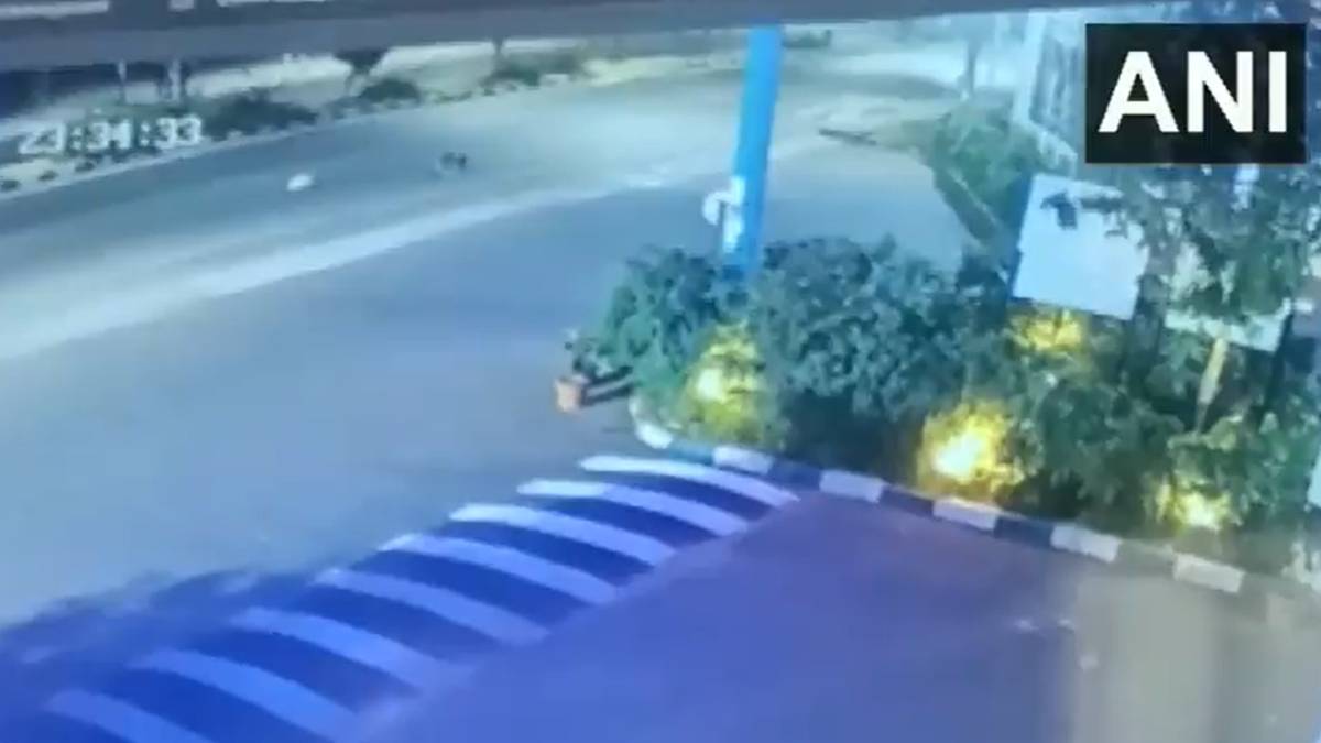 Bangalore Woman Jumps Off Bike After bike taxi Rider Tries To Grope Her Bangalore Woman Jumps Off Bike After bike taxi Rider Tries To Grope Her