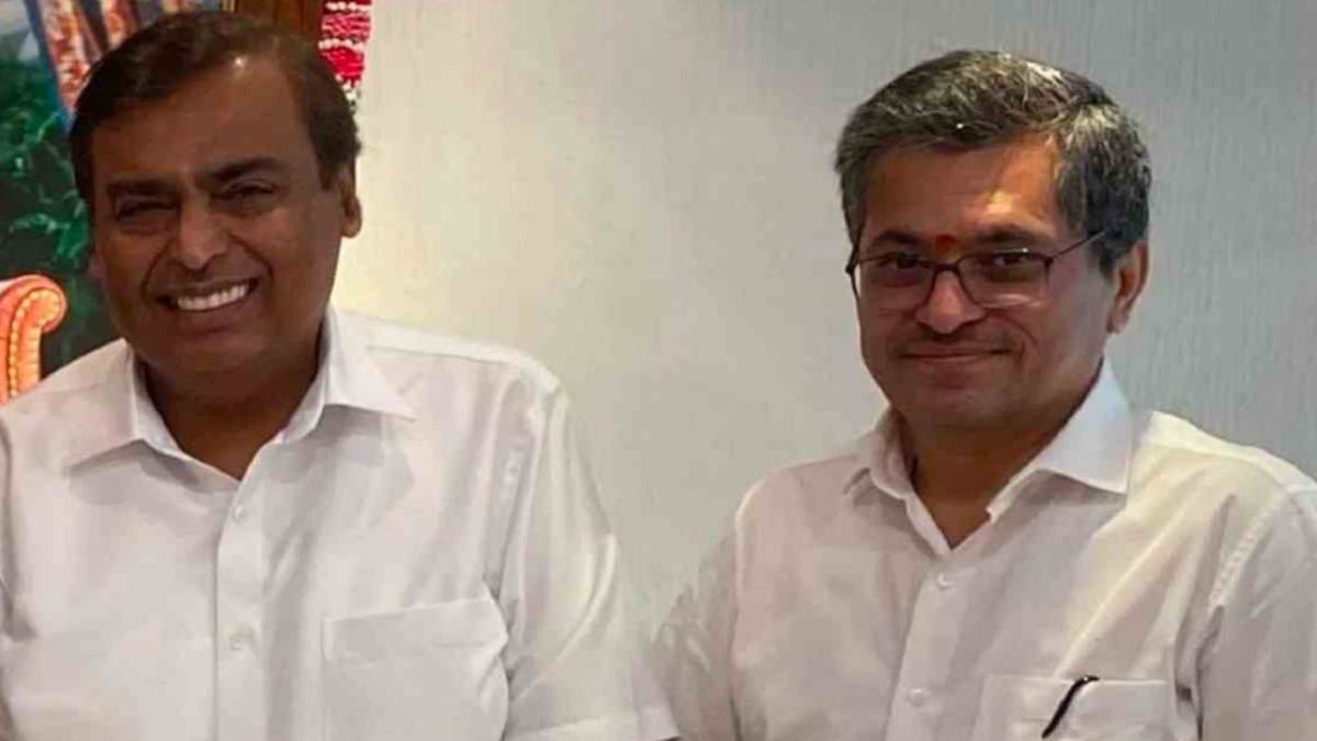 Mukesh Ambani gifted a 22 story building that costs 1500 Cr rs to his close friend 