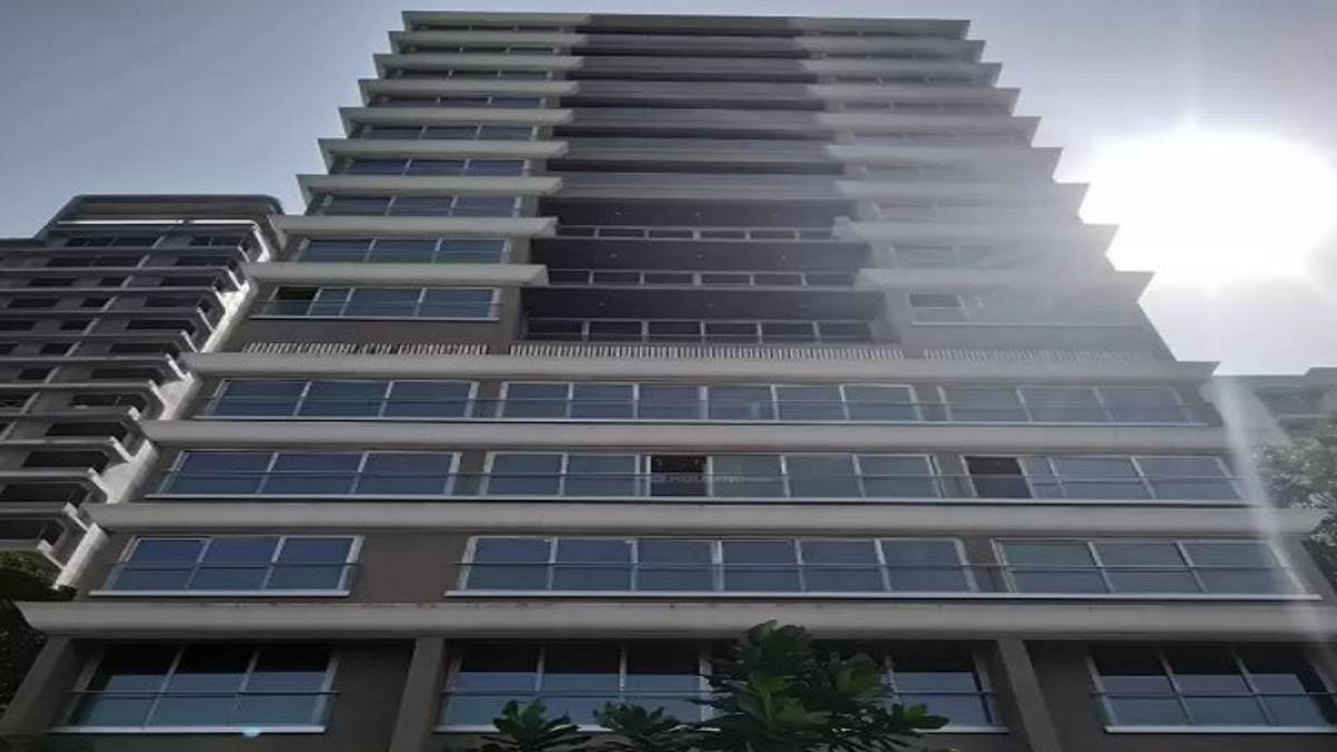Mukesh Ambani gifted a 22 story building that costs 1500 Cr rs to his close friend 