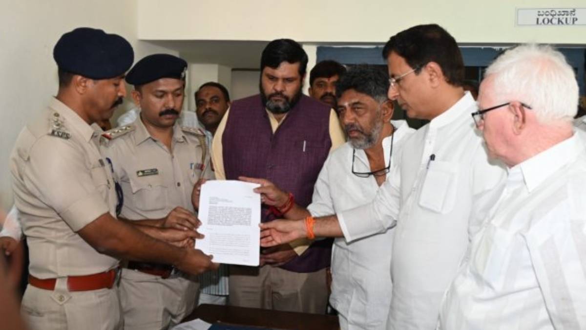 Congress files police complaint against Amit Shah for karnataka will see riots if congress comes to power remark