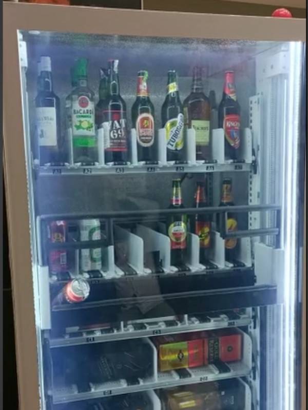 How does the tasmac vending machine in Chennai work in 4 of the malls? 