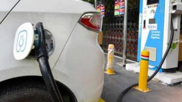 மின்சார வாகனம் மின்சார வாகனம்