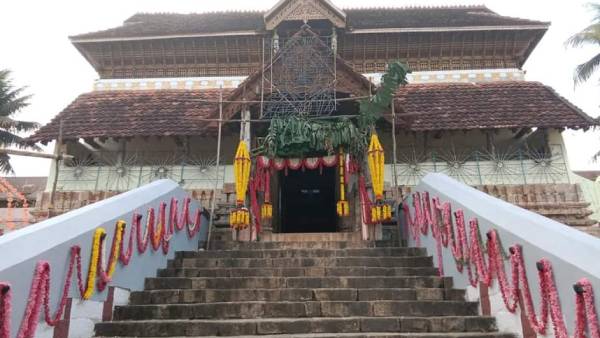 ஆதிகேஷவ பெருமாளுக்கு ஆராட்டு 