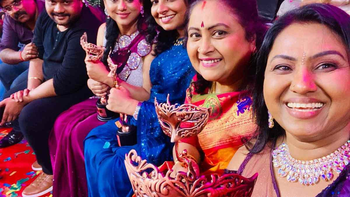 Vijay Television Awards received by actors and actresses of baakiyalakshmi serial Vijay Television Awards received by actors and actresses of baakiyalakshmi serial
