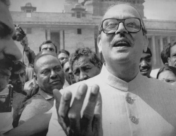  A Life History - Guardian of social justice Former Prime Minister V.P.Singh 