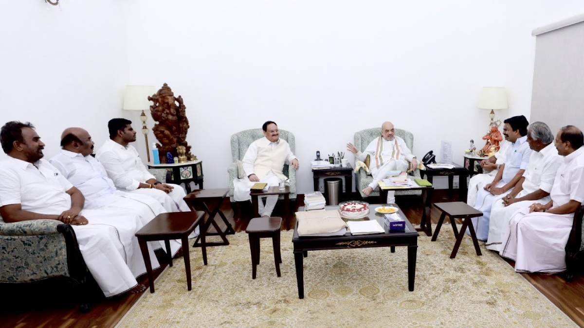 What is the number 5 demand from Amit Shah to Edappadi Palanisamy in Delhi meeting? 