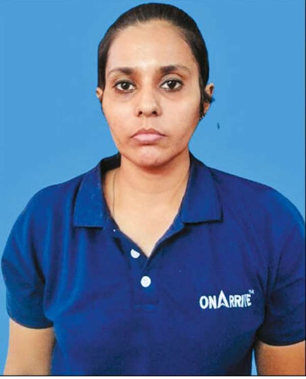 Chennai Choolaimet Woman and husband arrested for arguing with police sub-inspector on road 