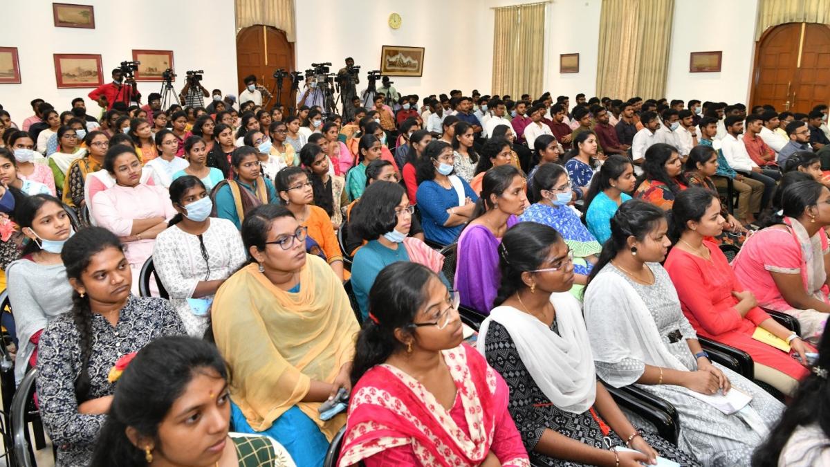 Tamilnadu Governor RN Ravi Explains on Role of Governors in Assembly Bills Tamilnadu Governor RN Ravi Explains on Role of Governors in Assembly Bills