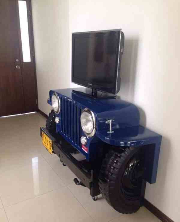 Largest ‘dashboard’ screen display I have seen- Anand Mahindra tweets about a new design TV Stand 