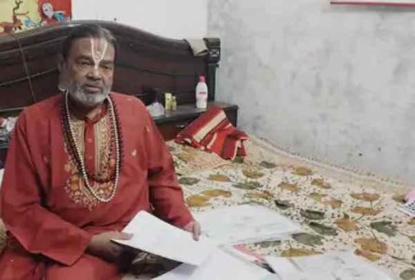 UP Priest convert 78 Muslim womens into Hindus and arrange for marriage 