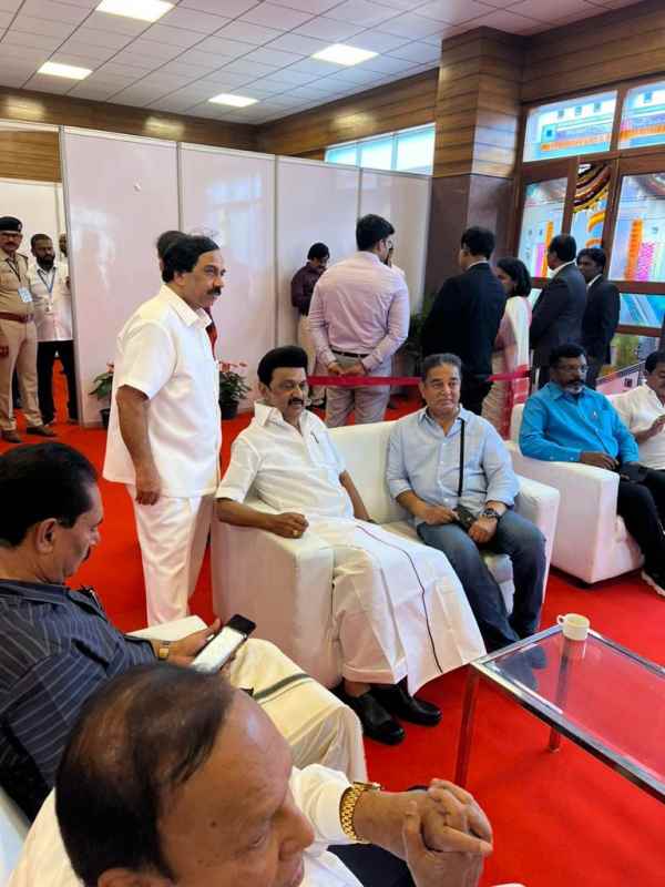 Kamalhaasan comes close to dmk : talked with stalin in bengaluru 