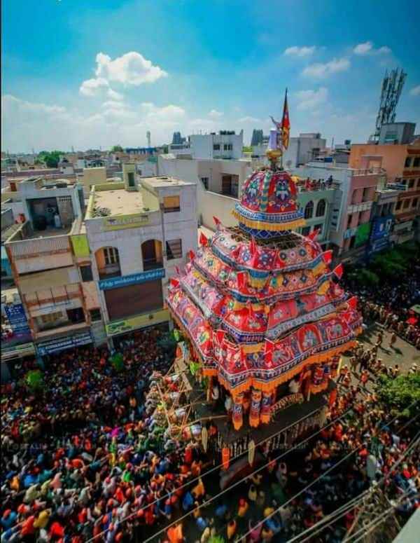 Madurai Chithirai thiruvizha 2023: Devotees witness Meenakshi Sundareswar Therottam held today 