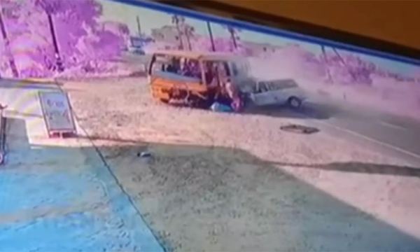 5 people died in a collision between a private school vehicle and a car in Sankarankovil 5 people died in a collision between a private school vehicle and a car in Sankarankovil