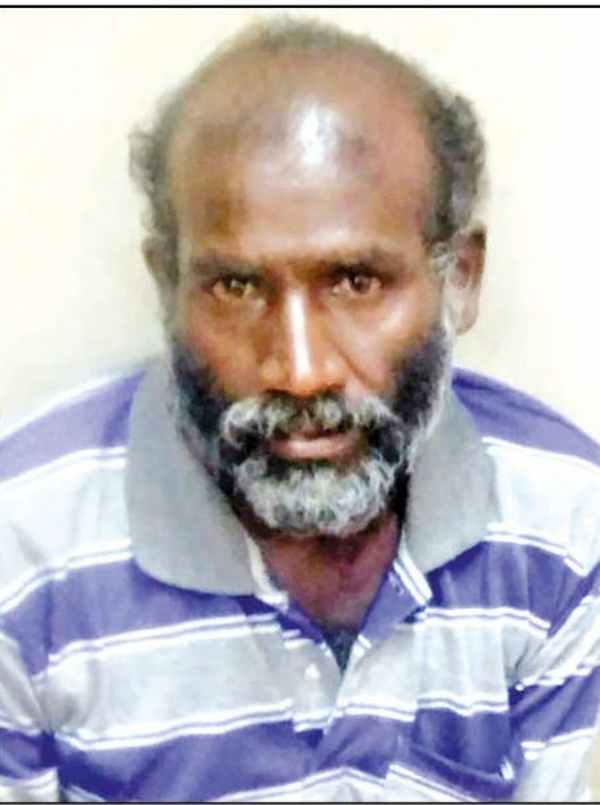 wifes lover stabbed to death at Andipatti bus stand in Theni district 