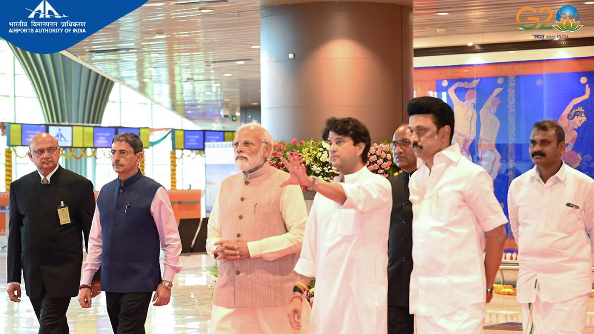 Does the law allow the governor to be sued if he gives false information about the government?