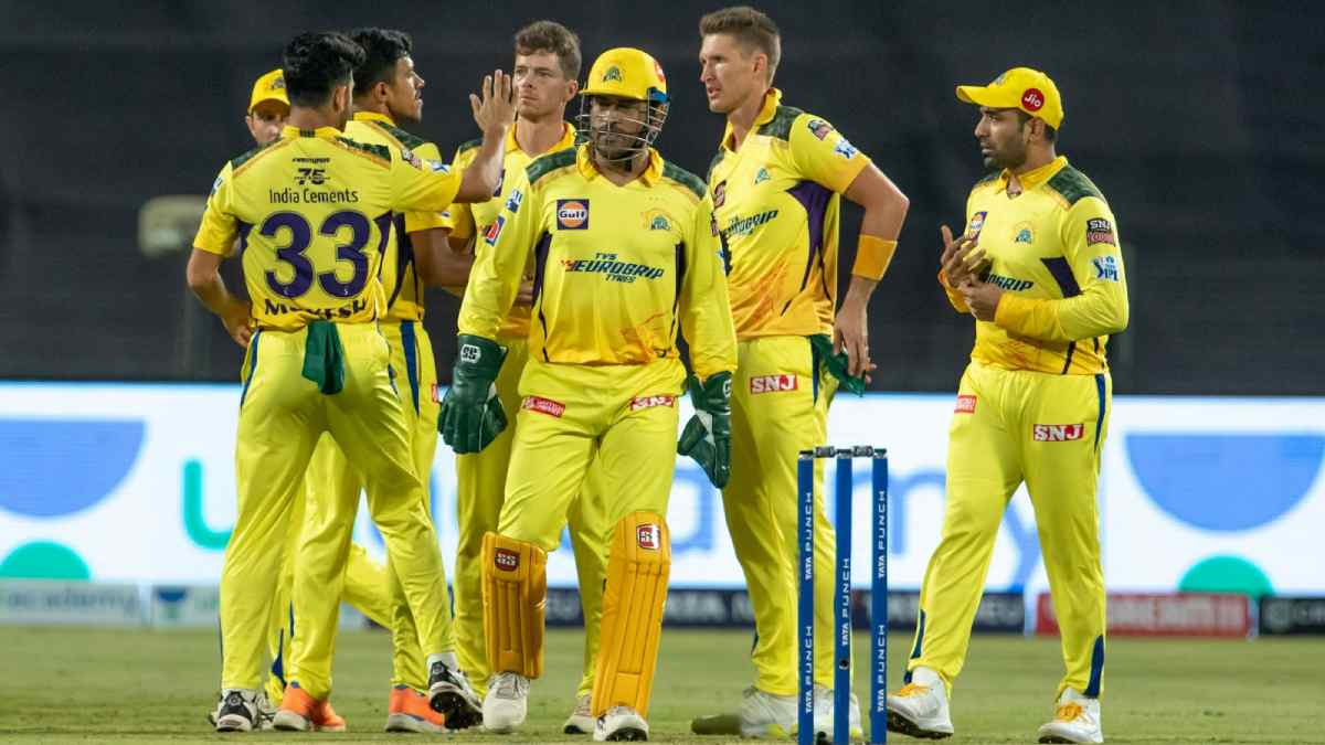 Why CSK Dhoni should change his batting position in the next match of the IPL 2023 season? 