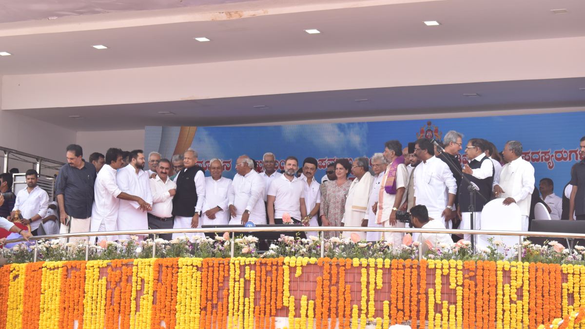  Chief Minister M. Kastalin has been disrespected in Karnataka: Aiadmk Former Minister Sellur Raju 