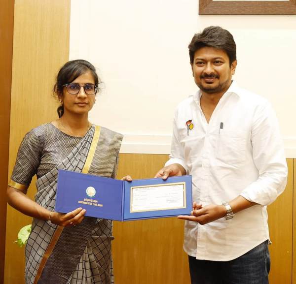 CM Stalin congratulates Muthamizhselvi who climbs mount everest 