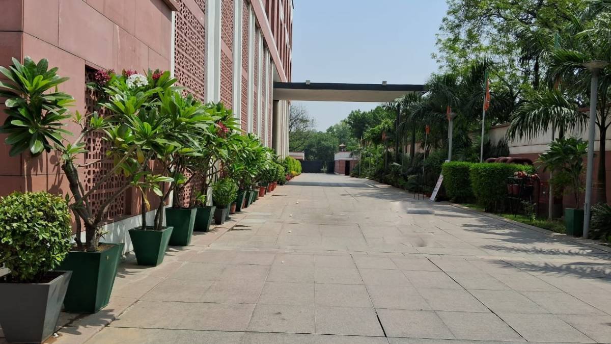 BJP headquarters deserted as the Congress is leading in the Karnataka election BJP headquarters deserted as the Congress is leading in the Karnataka election