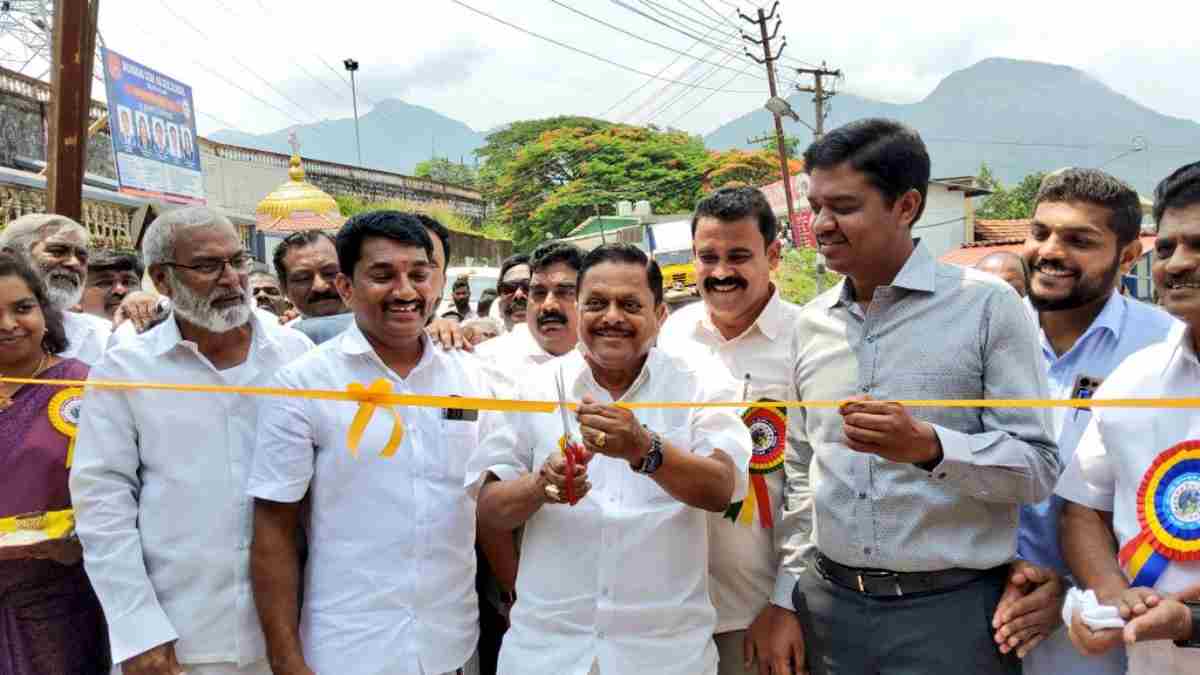 Power cut for half an hour at a government function attended by Minister Ramachandran 
