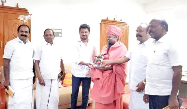 Minister udhayanidhi stalin meets kundrakudi ponnambala adigalar 