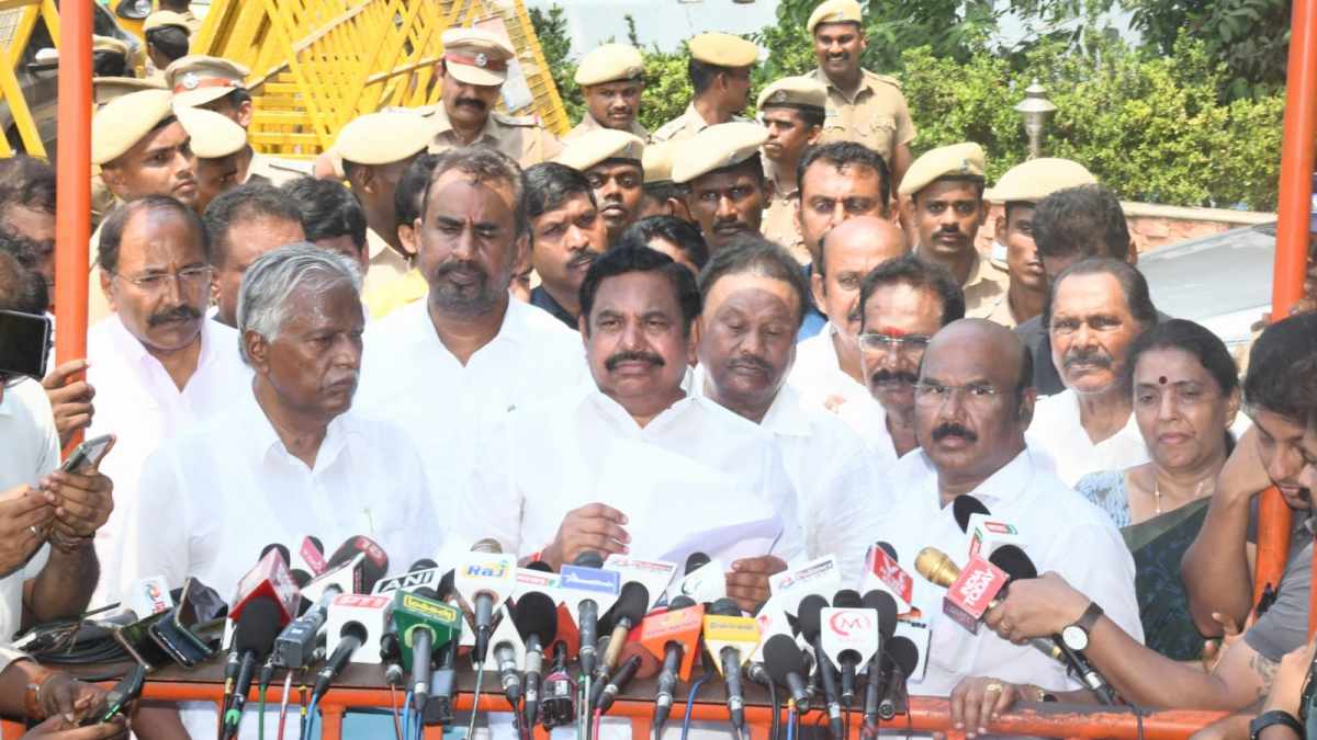 Why key seniors deeply upset with edappadi palanisamy? 