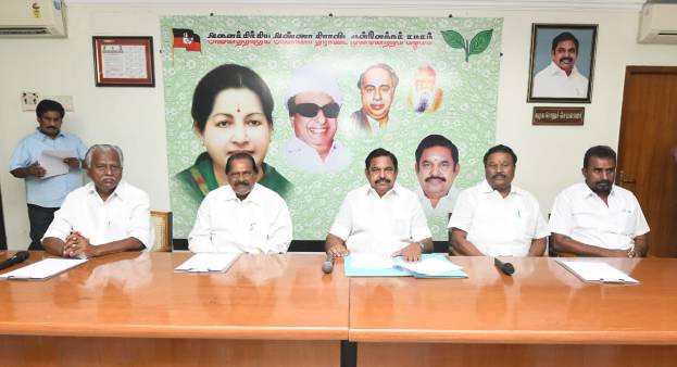 What did Edappadi palanisamy instructed to district secretaries in meeting?