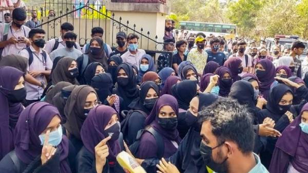 Hijab Row: Seeman blames DMK Govt support to RSS Hijab Row: Seeman blames DMK Govt support to RSS