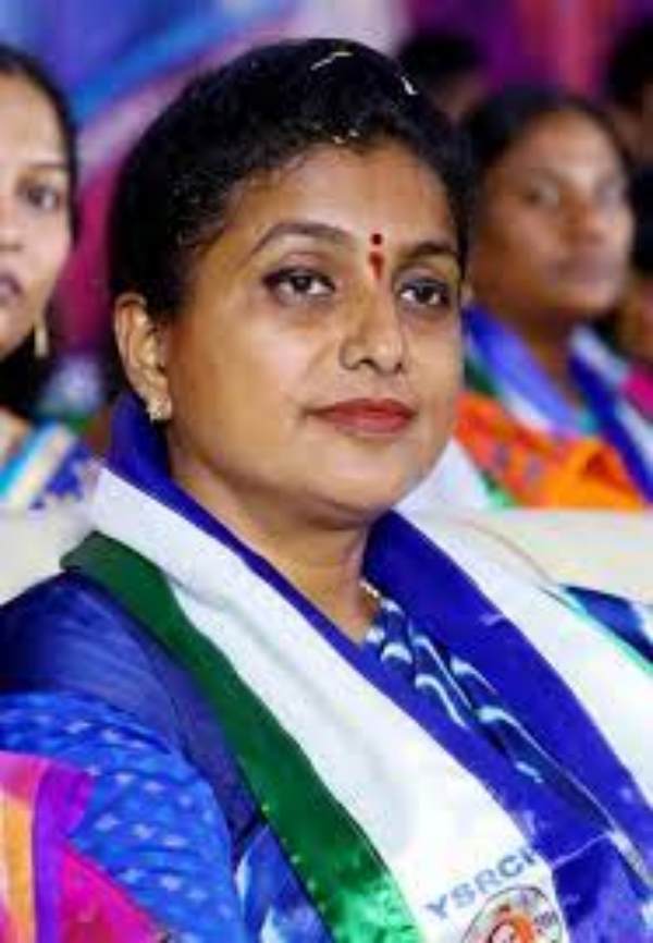 Andhra Minister and Actress Roja visited Thiruchendur Murugan Temple yesterday Andhra Minister and Actress Roja visited Thiruchendur Murugan Temple yesterday