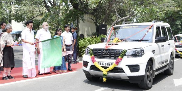 Mk Stalin has given new Scorpio cars as government vehicles to the Panchayat Union Presidents