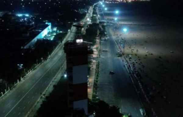 How police disturbed people who goes to Marina Beach after 10 PM? High court raises question 
