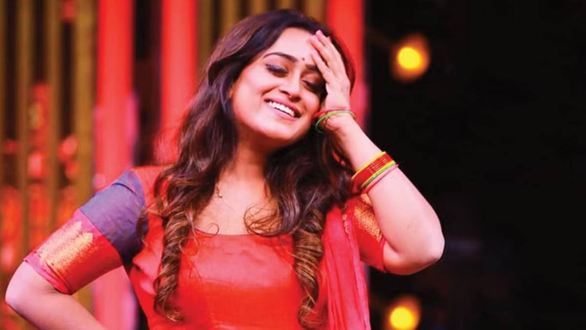 Actress Sona why reason to quit Zee Tamil Maari serial