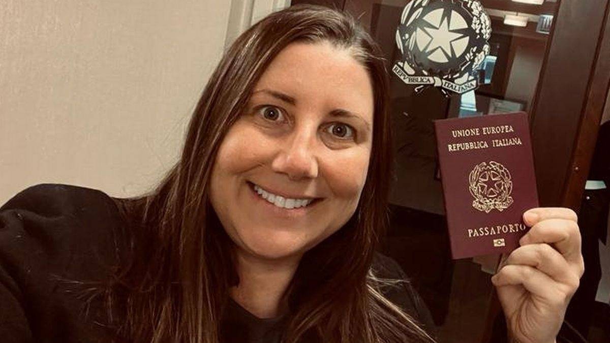 woman buys abandoned house for one euro and renovates into dream home worth of £400k woman buys abandoned house for one euro and renovates into dream home worth of £400k