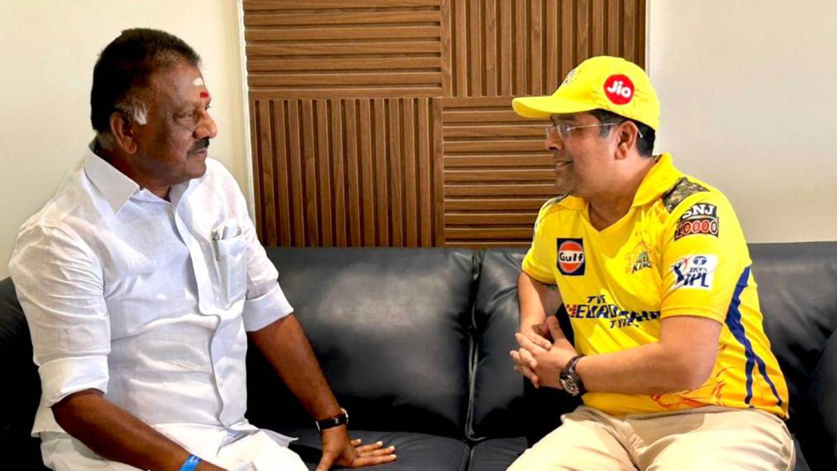 Why O Panneerselvam thrashing DMK head to to just the day after meeting with Sabareesan? Why O Panneerselvam thrashing DMK head to to just the day after meeting with Sabareesan?