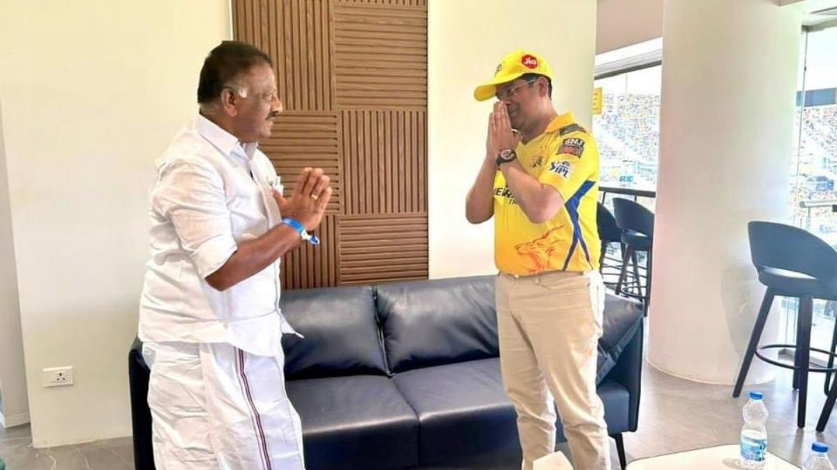 TTV dinakaran about o panneerselvam sabareesan meeting and criticizes edappadi palanisamy 