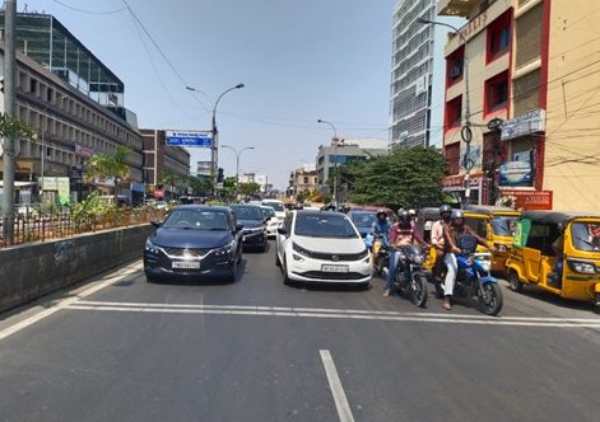 Chennai traffic police share beautiful photos of people follow the rules Chennai traffic police share beautiful photos of people follow the rules