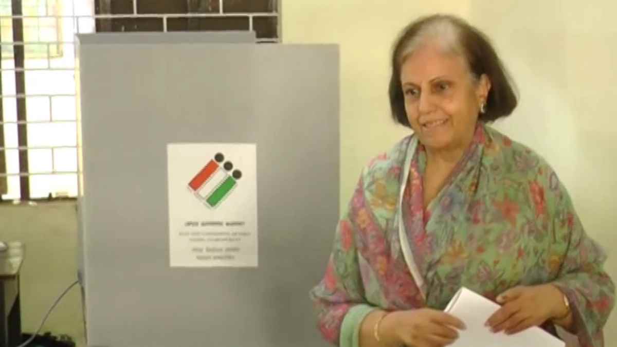 Karnataka Election: Mysuru Maharani Pramoda Devis forgot voter id and returns to palace after officer not permits cast her vote 