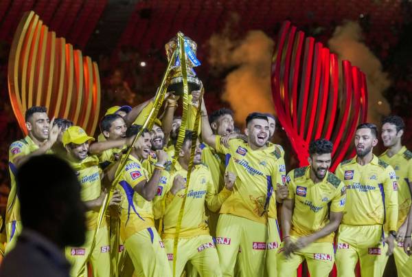 Dhoni gives pleasant surprise to his fans: Ready to play for one more ipl season