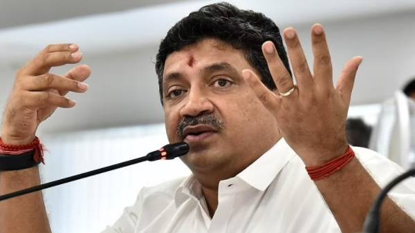 AIADMK letter to Supreme court chief justice and Union Finance minister on PTR audio issue AIADMK letter to Supreme court chief justice and Union Finance minister on PTR audio issue