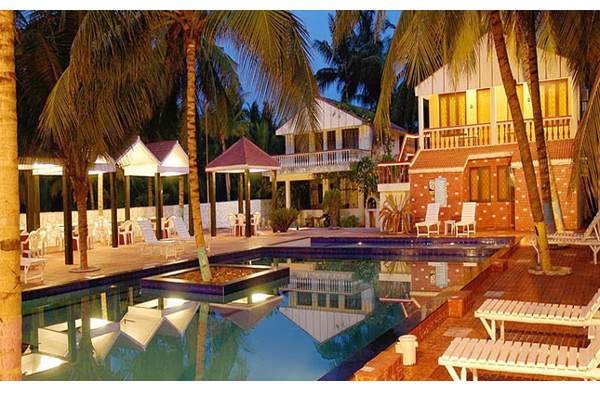 Famous Actresss resort and room boy misbehaves with young woman, what happened near kalpakkam