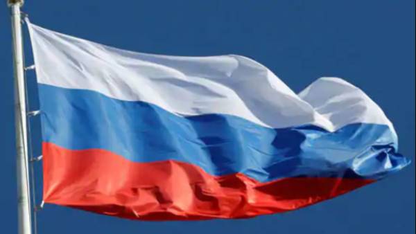 What is the issue as $300 million dividends of Indian oil PSUs are stuck in Russia