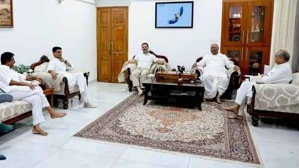 Rajasthan: Ashok Gehlot, Sachin Pilot agree to fight Assembly Election unitedly 